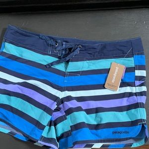 Patagonia Women’s Wavefarer Boardshorts Shorts 5”